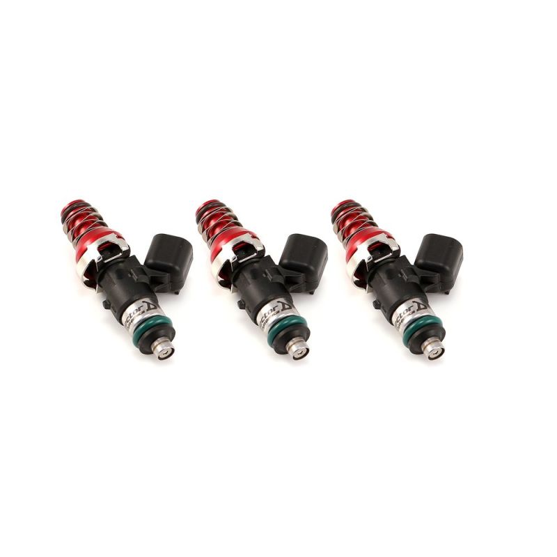 Injector Dynamics 2600-XDS fuel injectors, set of three, red adapter tops, side angle view
