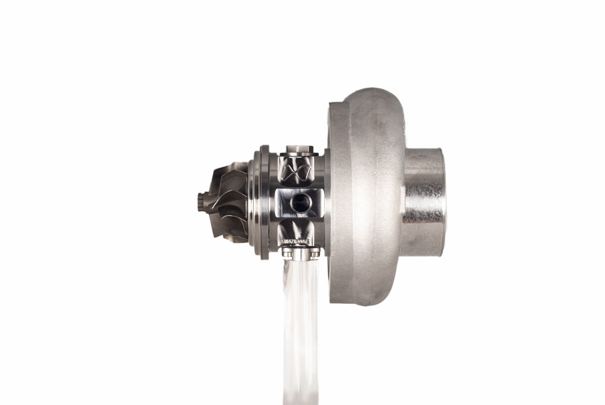 Xona XR 4951S X2C turbo, side view showing compressor wheel, housing and bearing section